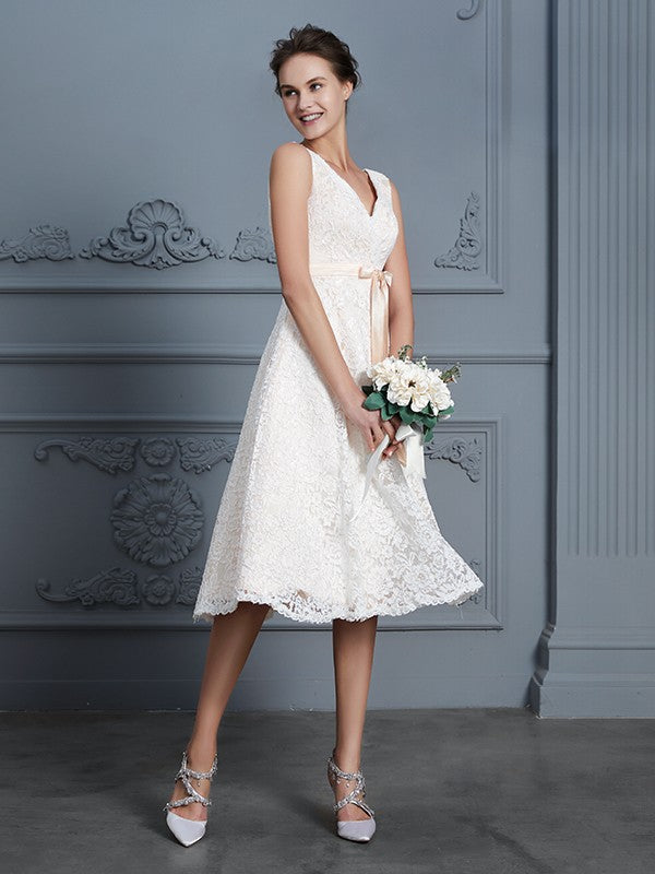 A-Line/Princess V-neck Sleeveless Knee-Length Lace Bowknot Wedding Dresses Bridal Gowns
