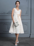 A-Line/Princess V-neck Sleeveless Knee-Length Lace Bowknot Wedding Dresses Bridal Gowns