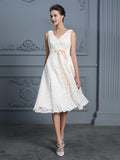 A-Line/Princess V-neck Sleeveless Knee-Length Lace Bowknot Wedding Dresses Bridal Gowns