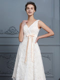 A-Line/Princess V-neck Sleeveless Knee-Length Lace Bowknot Wedding Dresses Bridal Gowns