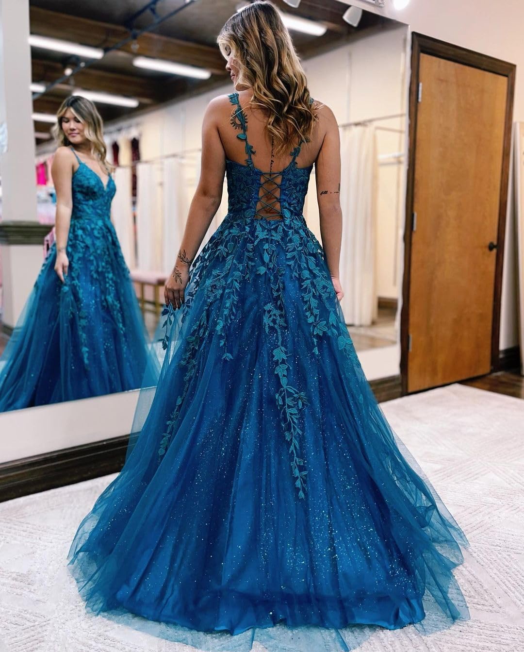 Women's Sparkly Tulle Lace Applique Prom Dresses 2025 Long Spaghetti Straps Formal Evening Gowns