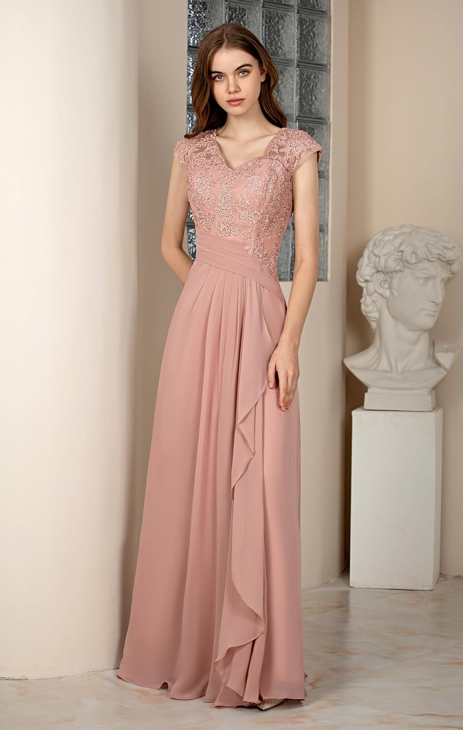Women's Mother of The Bride Dresses for Wedding V Neck Lace Appliques Formal Evening Gowns