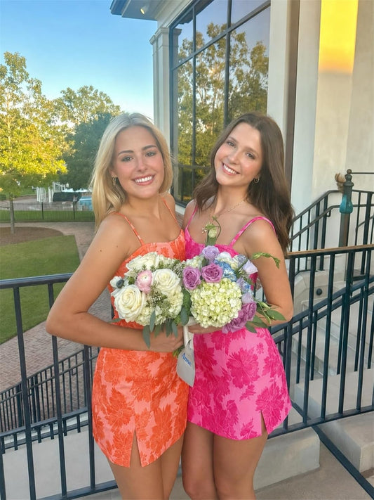 Floral Jacquard Short Homecoming Dresses for Teens 2026 Romantic Florals Meet A Flattering Fitted Silhouette for A Look That Feels Effortlessly Special.