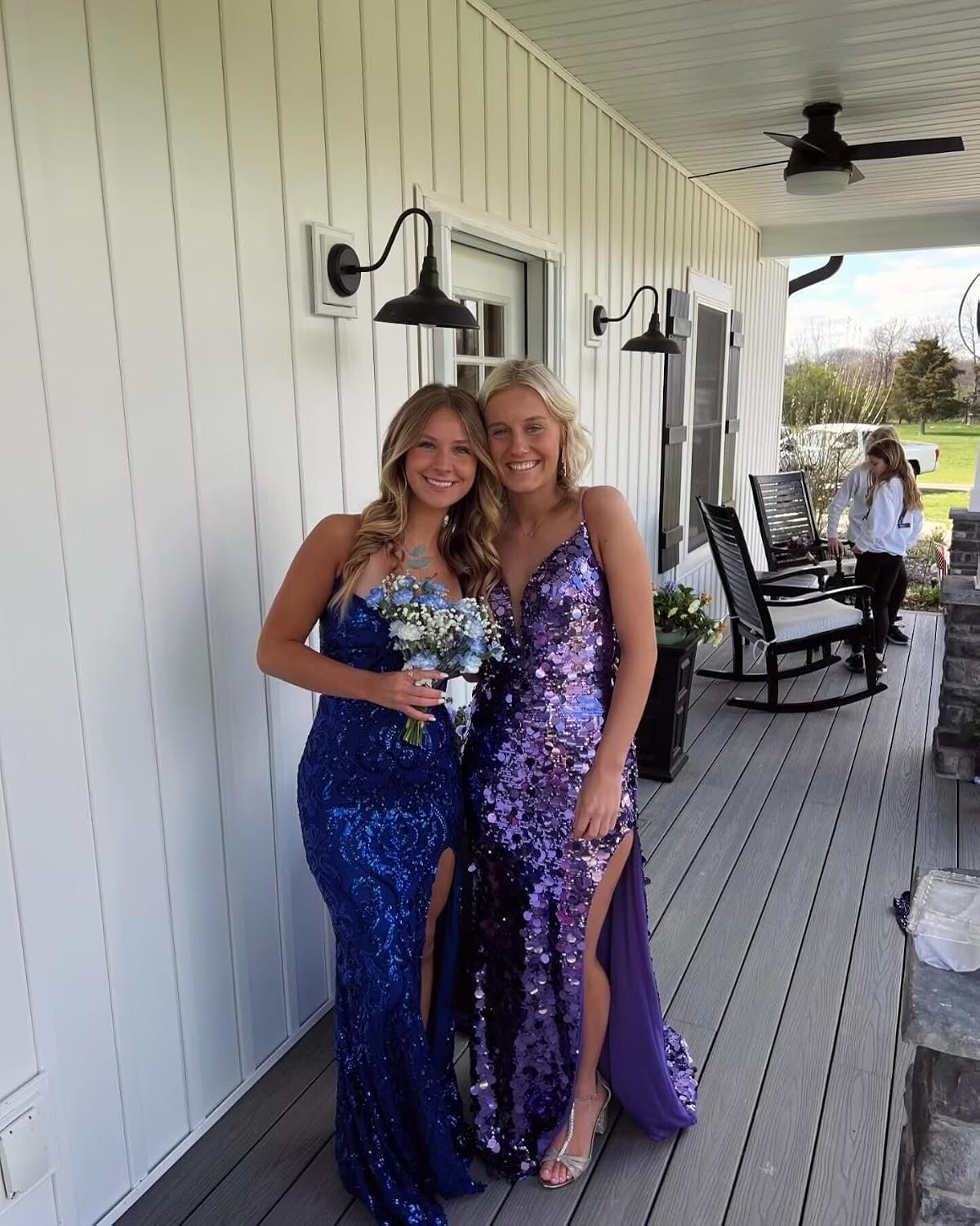 Spaghetti Straps Sequin Prom Dresses for Women Sparkly Long V Neck Mermaid Formal Evening Party Gowns with Slit