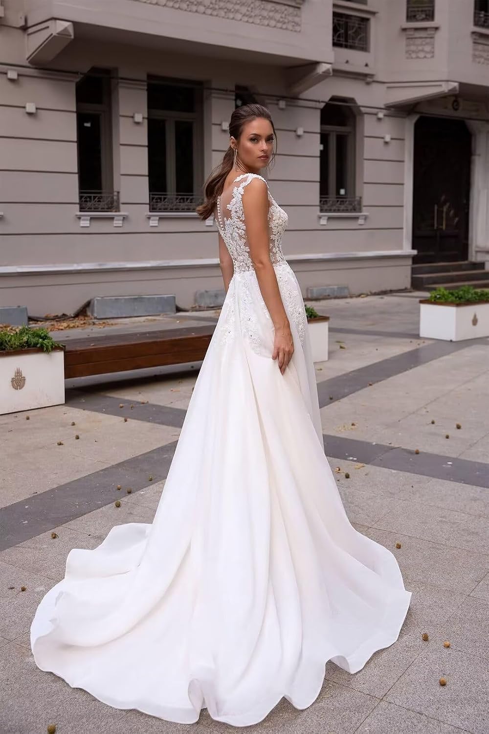Kingbridal Gowns Lace Appliques Wedding Dresses for Bride Long V Neck Tulle Chiffon A-line Sleeveless Bridal Ball Gown for Women