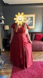 Vestidos de dama de honor de talla grande con mangas con volantes y bolsillos, vestido formal largo con escote en V y abertura. 