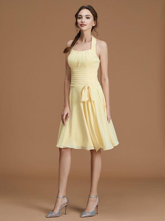 Vestido de dama de honor de gasa con corte A/princesa, cuello halter, sin mangas, corto/mini, con volantes, para invitada de boda