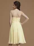 Vestido de dama de honor de gasa con corte A/princesa, cuello halter, sin mangas, corto/mini, con volantes, para invitada de boda