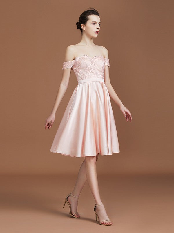 A-Line/Princess Applique Sweetheart Knee-Length Off-the-Shoulder Satin Bridesmaid Dresses Wedding Guest Prom Dress
