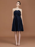 A-Linie/Princess-Linie Herzausschnitt Knielang Ärmellos Satin Handgemachte Blume Brautjungfernkleider Homecoming-Kleid