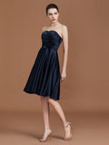 A-Linie/Princess-Linie Herzausschnitt Knielang Ärmellos Satin Handgemachte Blume Brautjungfernkleider Homecoming-Kleid