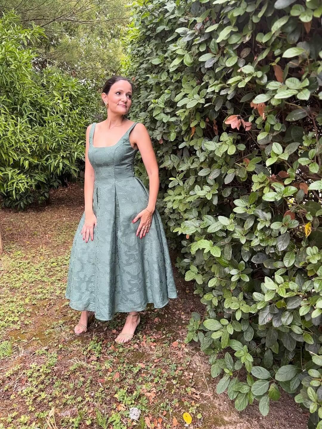 Floral Lace Bridesmaid Dresses for Women Tea Length A Line Pleated Wedding Guest Dress Formal Gown