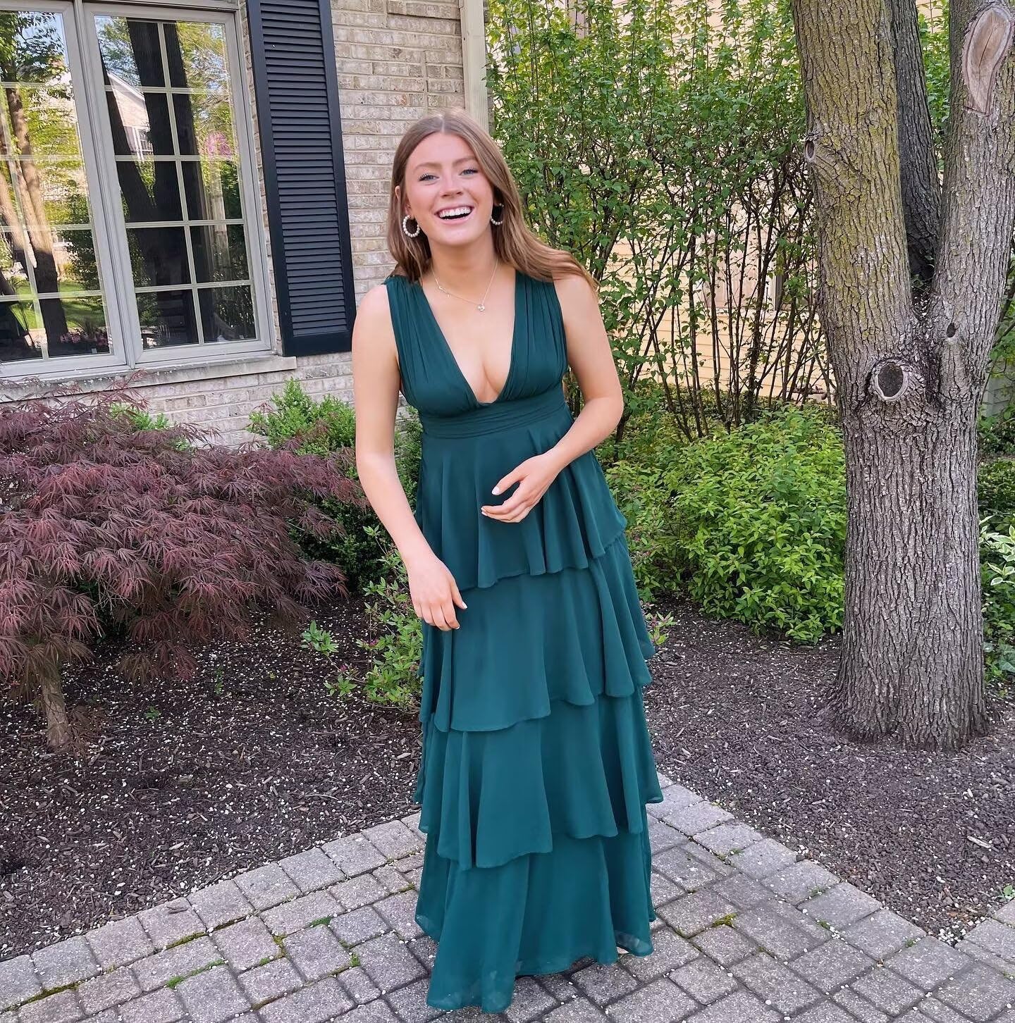 V Neck Chiffon Bridesmaid Dresses for Women 2027 Long Tiered A-Line Ruffles Formal Evening Party Dress