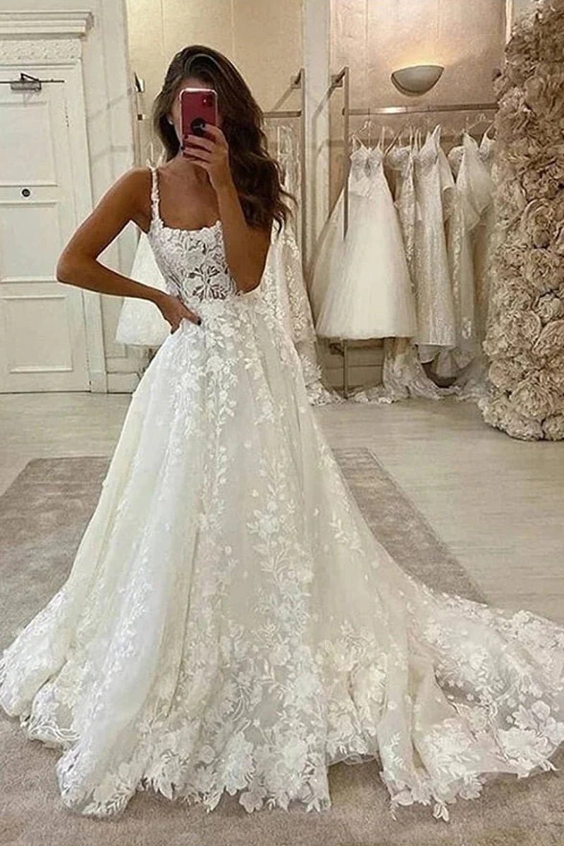 Gorgeous Scoop Neck Open Back Lace Wedding Dresses