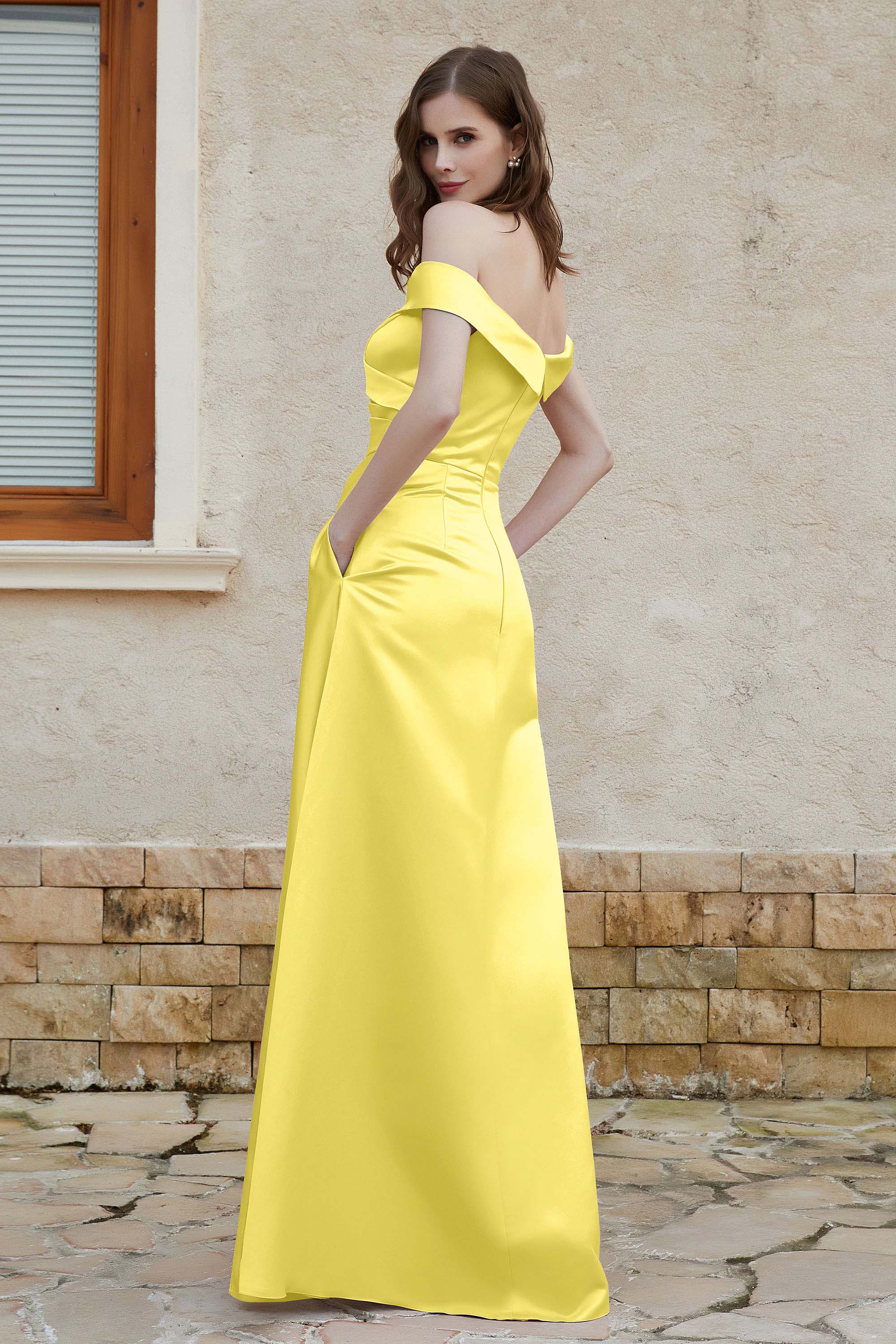 Off the Shoulder Satin Cap Sleeves Formal Evening Prom Dresses Pleated Wedding Party Gowns