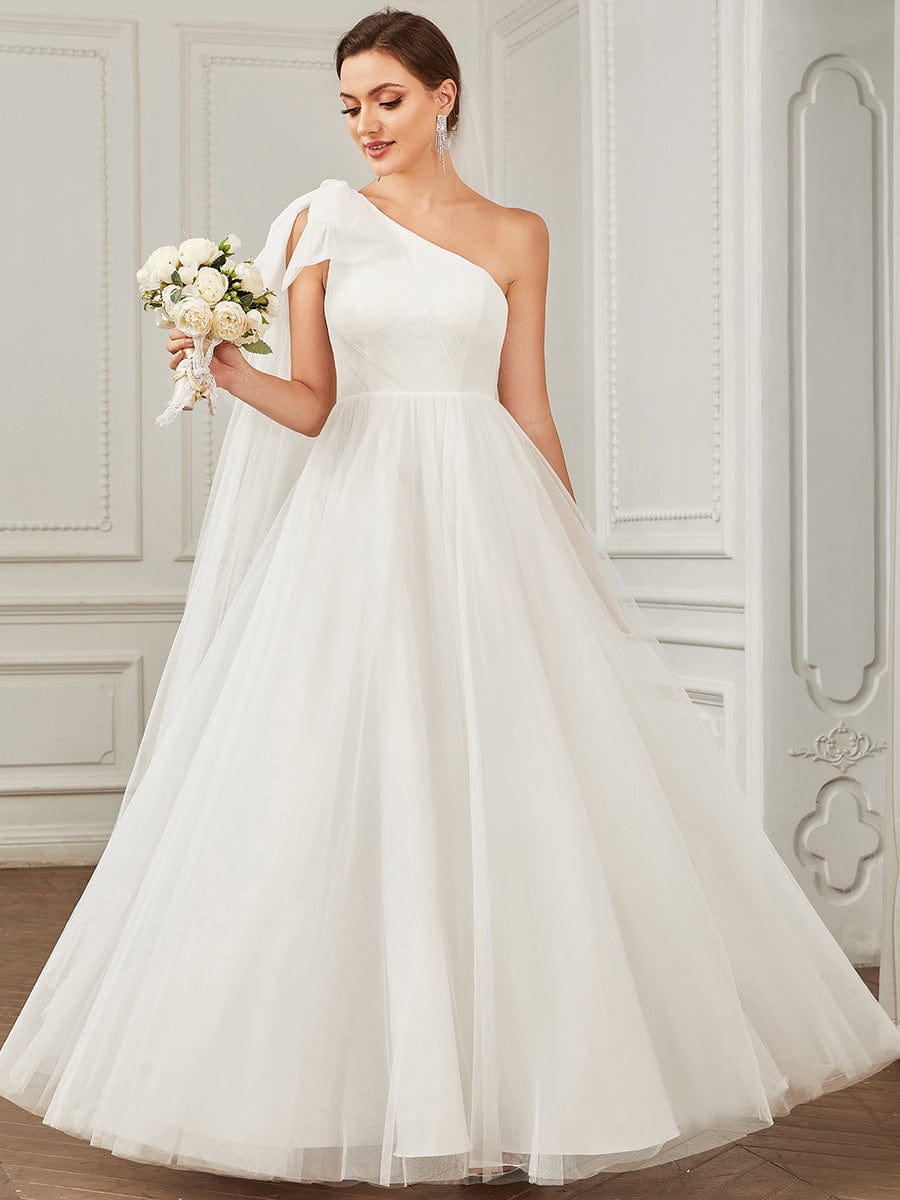 Asymmetrisches Brautkleid mit Bindeärmeln und enger Taille, mehrlagigem Tüll in A-Linie