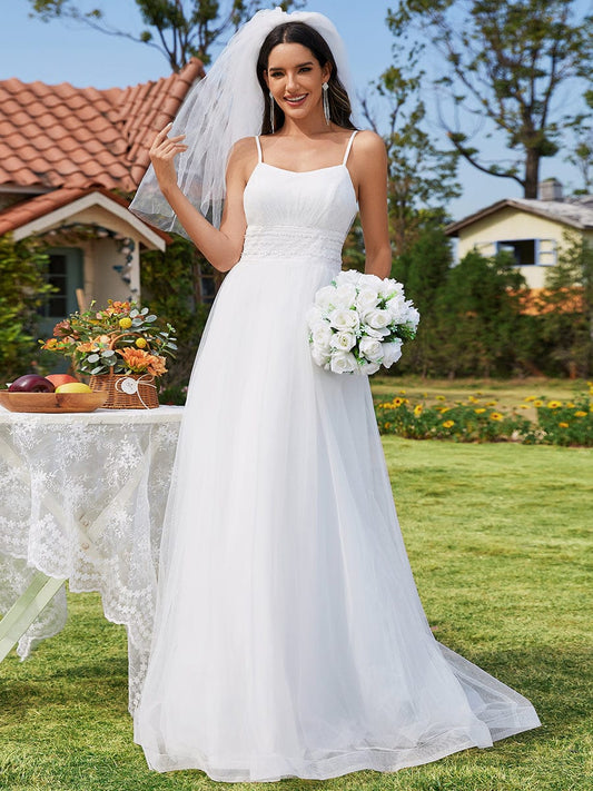 Klassisches, verstellbares Tüll-Brautkleid mit Spaghettiträgern und Paillettenkette in der Taille