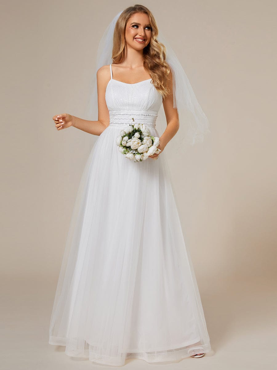 Klassisches, verstellbares Tüll-Brautkleid mit Spaghettiträgern und Paillettenkette in der Taille