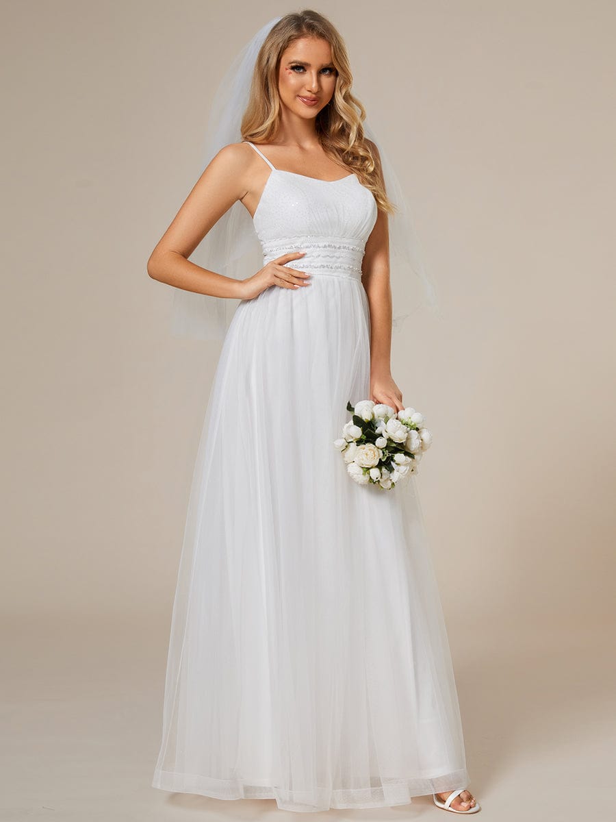 Klassisches, verstellbares Tüll-Brautkleid mit Spaghettiträgern und Paillettenkette in der Taille