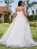 Zartes A-Linien-Brautkleid mit Spaghettiträgern und Schleife hinten und V-Ausschnitt