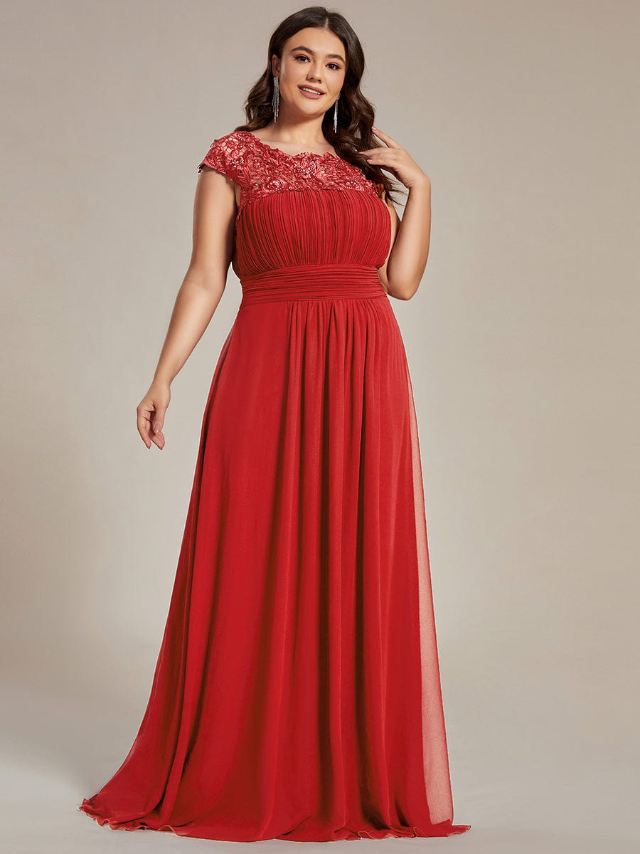 Elegantes bodenlanges Brautjungfernkleid mit Flügelärmeln aus Spitze