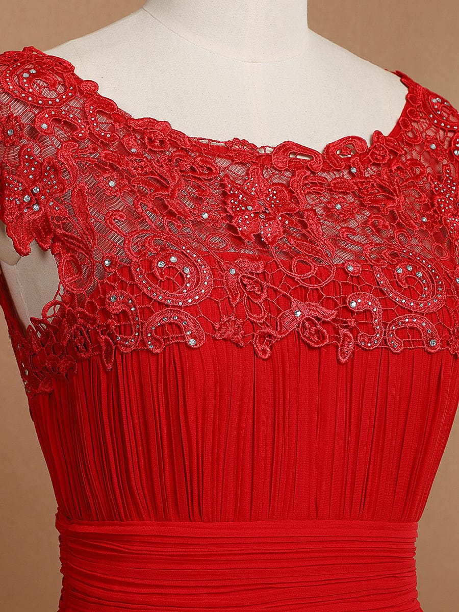Elegantes bodenlanges Brautjungfernkleid mit Flügelärmeln aus Spitze
