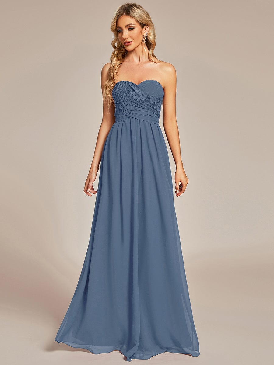 Wandelbares, plissiertes, trägerloses Brautjungfernkleid aus Chiffon mit Bindegürtel