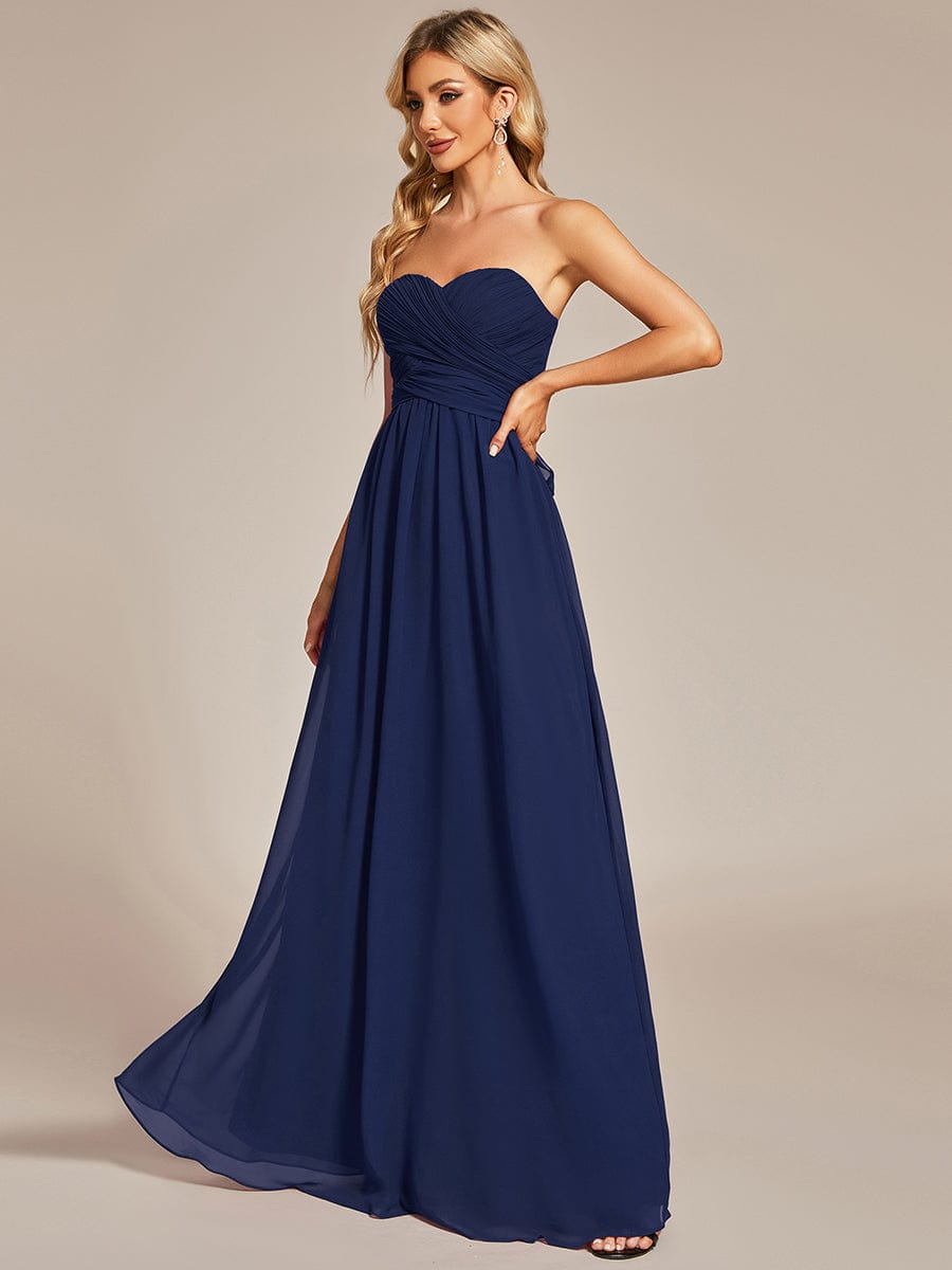 Wandelbares, plissiertes, trägerloses Brautjungfernkleid aus Chiffon mit Bindegürtel