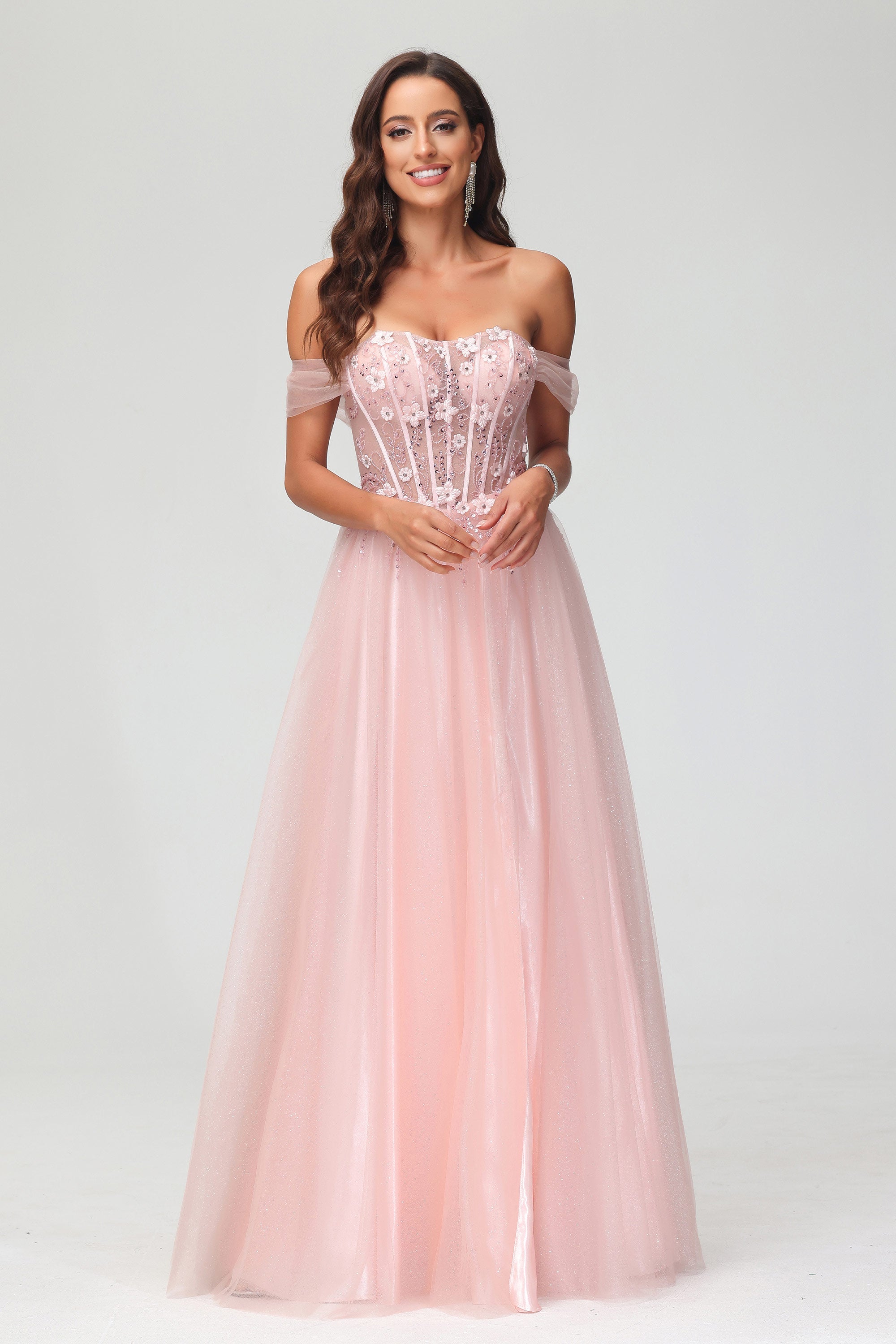 Schulterfreies, bodenlanges Prinzessinnen-Ballkleid mit Applikationen und Schlitz aus Tüll, formelle Abendkleider