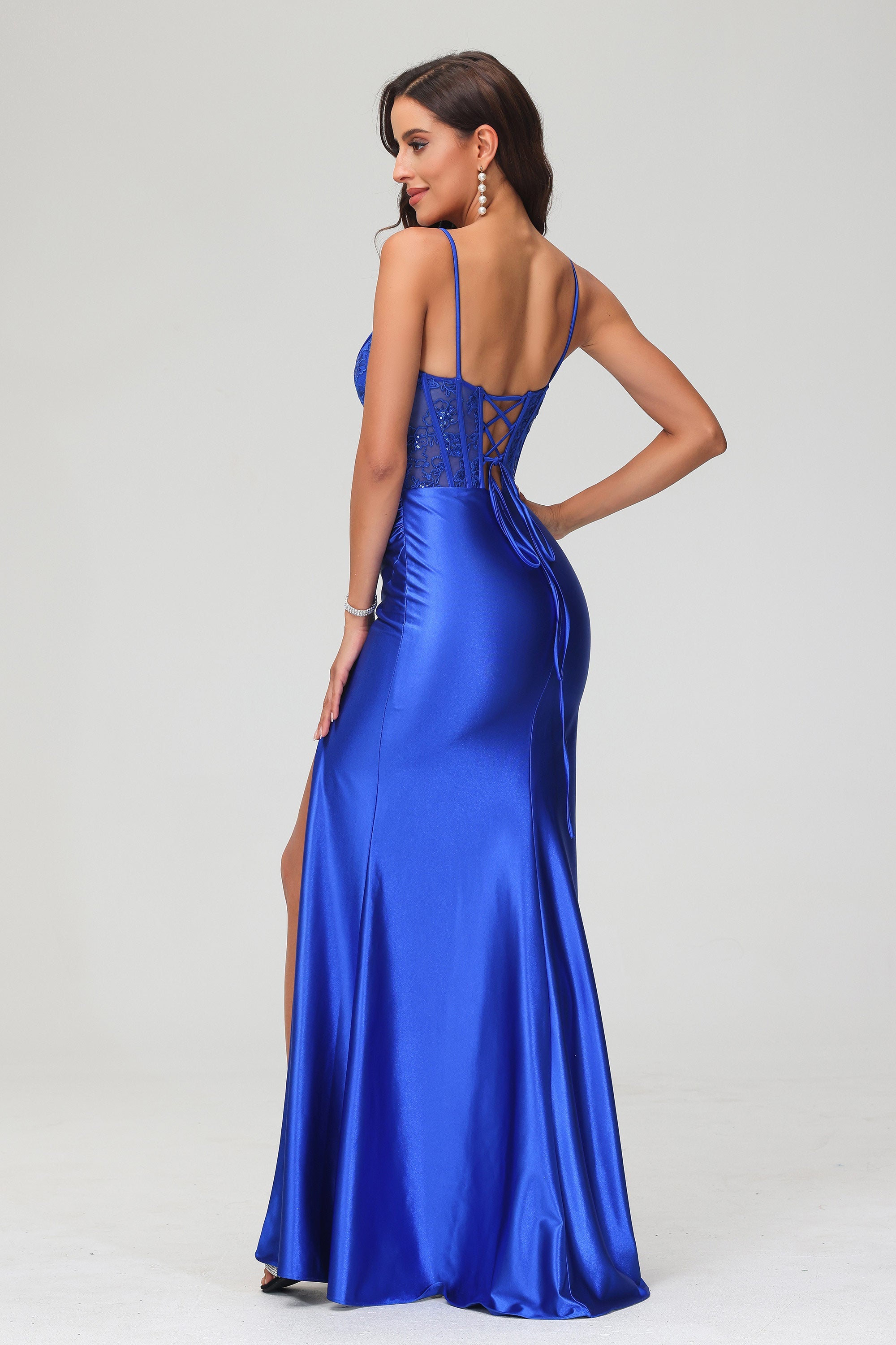 Spitzenapplikationen, durchsichtiges Satin-Meerjungfrauen-Abendkleid mit Schlitz, Ball- und Partykleider