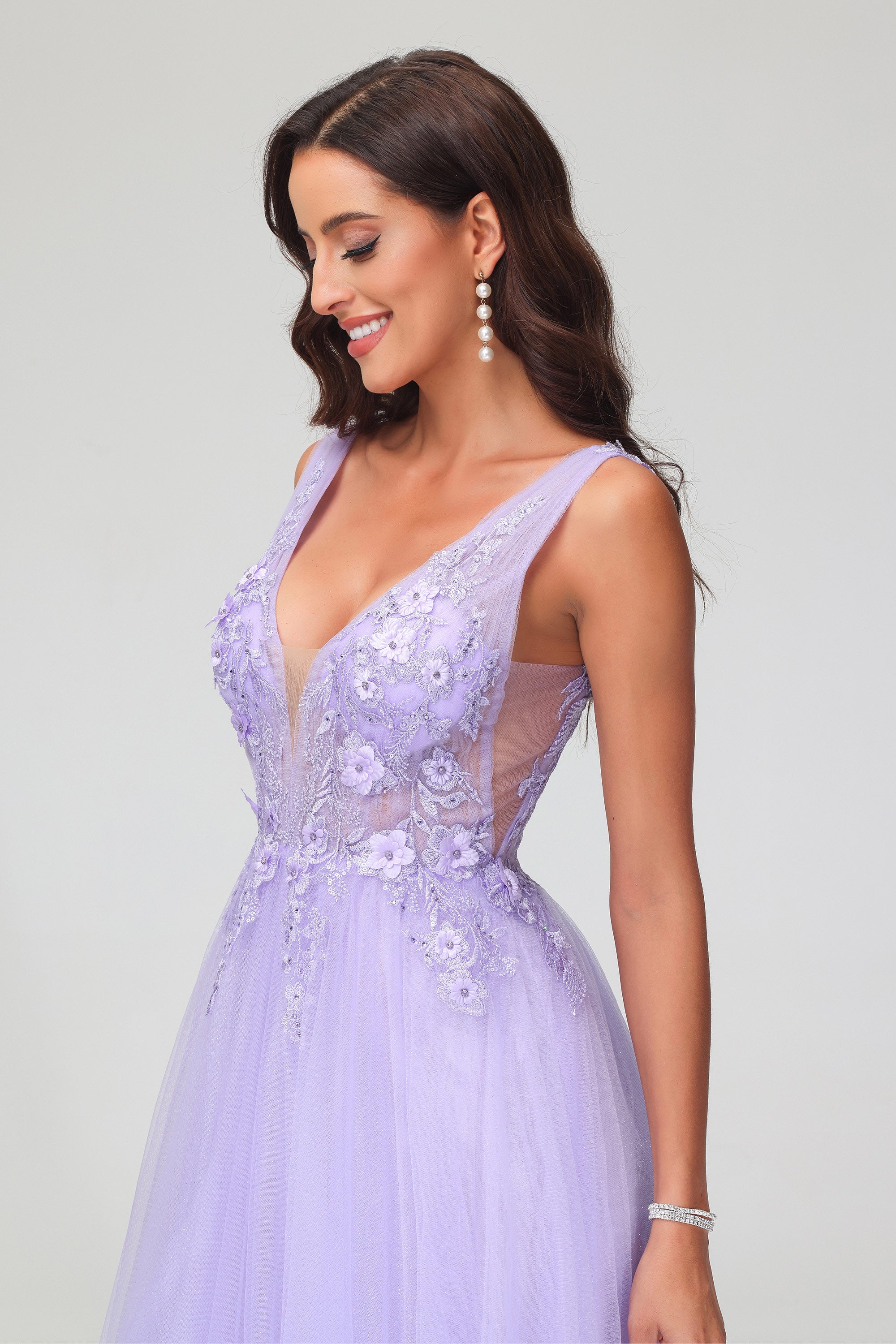 A Line V Neck Applique See-through Beaded Tulle Prom Party Dress Formal Evening Ball Gowns