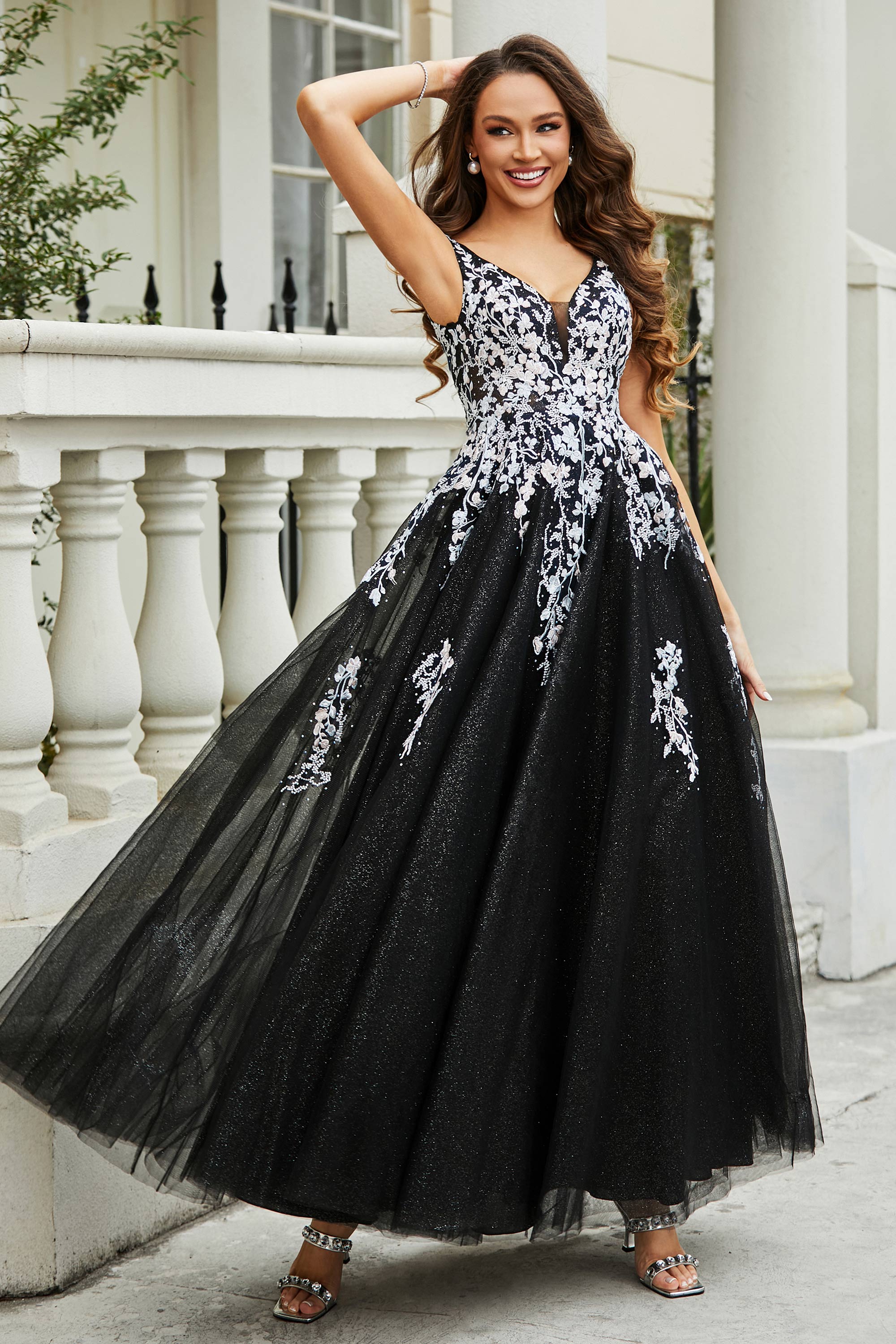 Glitzernde Perlenapplikationen A-Linie Tüll Maxi Ballkleid Partykleid Abendkleid