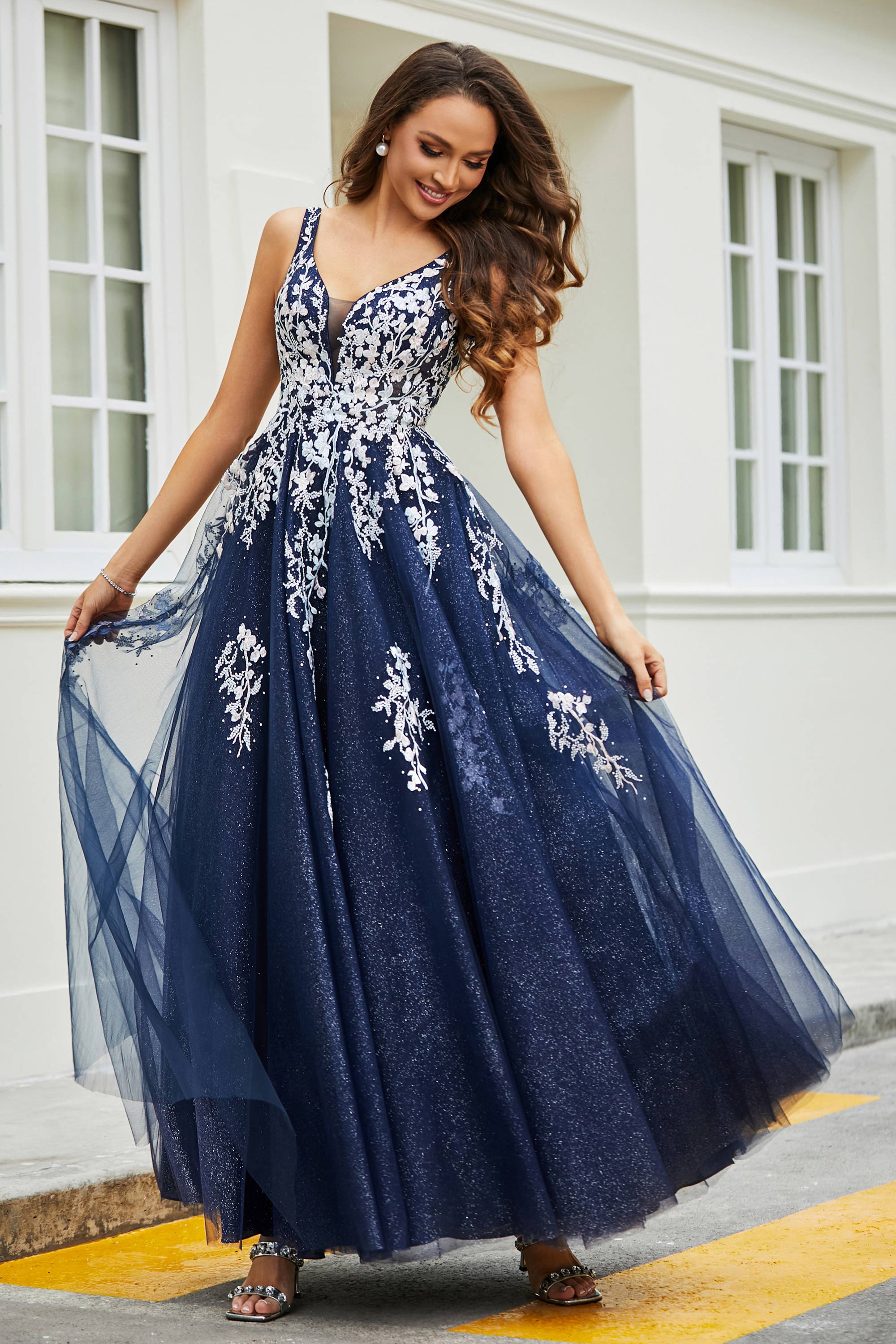 Glitzernde Perlenapplikationen A-Linie Tüll Maxi Ballkleid Partykleid Abendkleid