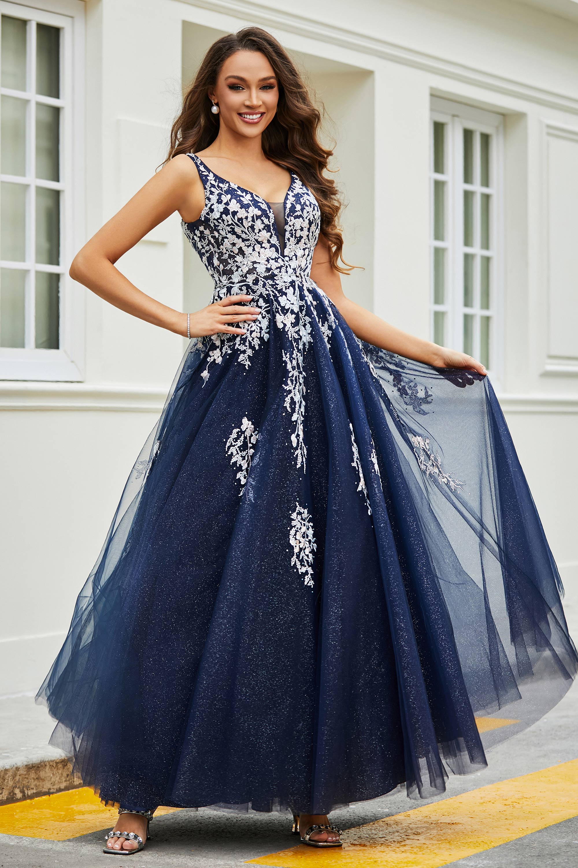 Glitzernde Perlenapplikationen A-Linie Tüll Maxi Ballkleid Partykleid Abendkleid