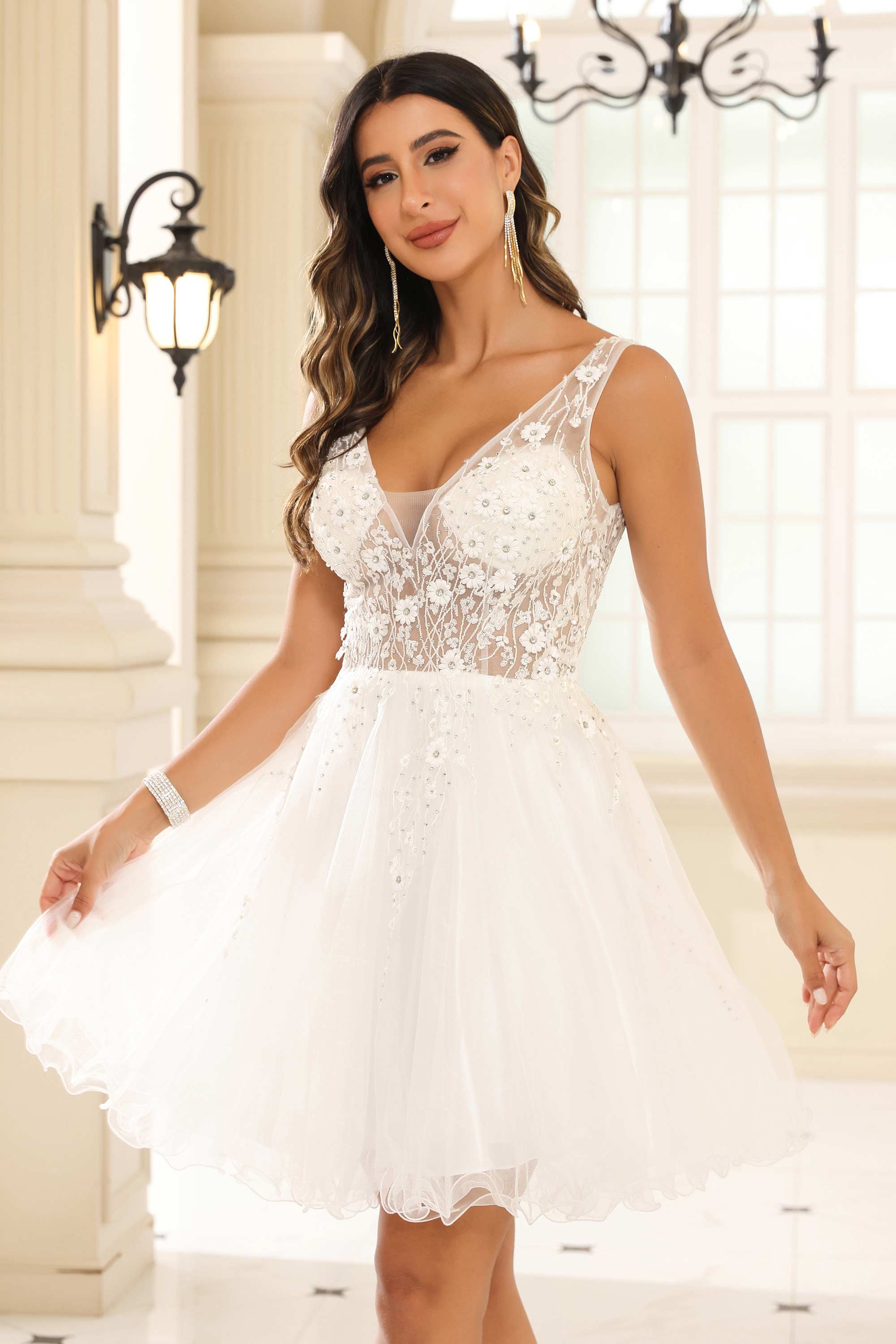 V-neck See-through Rhinestone A-line Tulle Mini Homecoming Prom Dress Party Cocktail Gowns