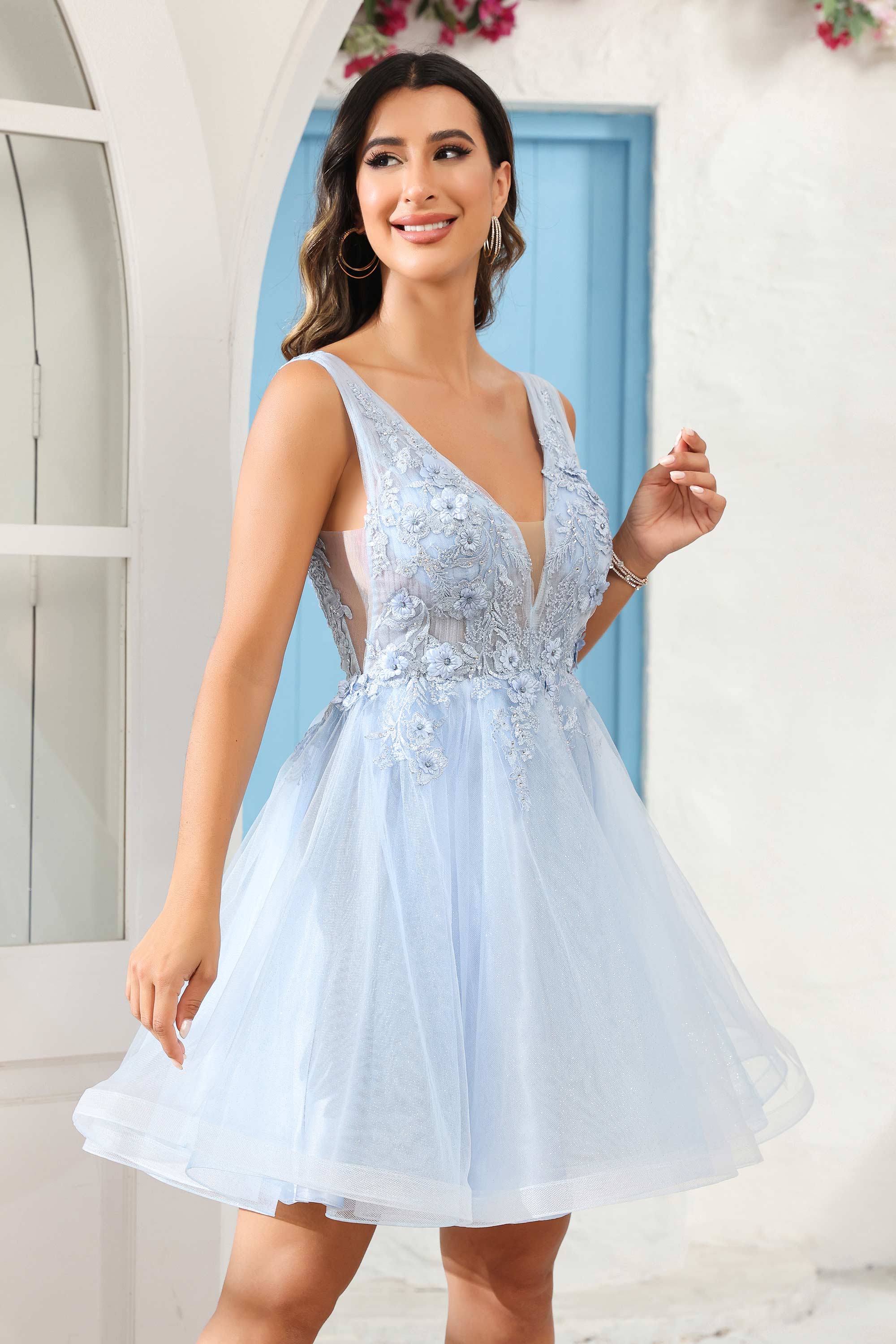 Deep V-neck Beaded Floral Applique Tulle Mini Homecoming Prom Dress Party Cocktail Gowns