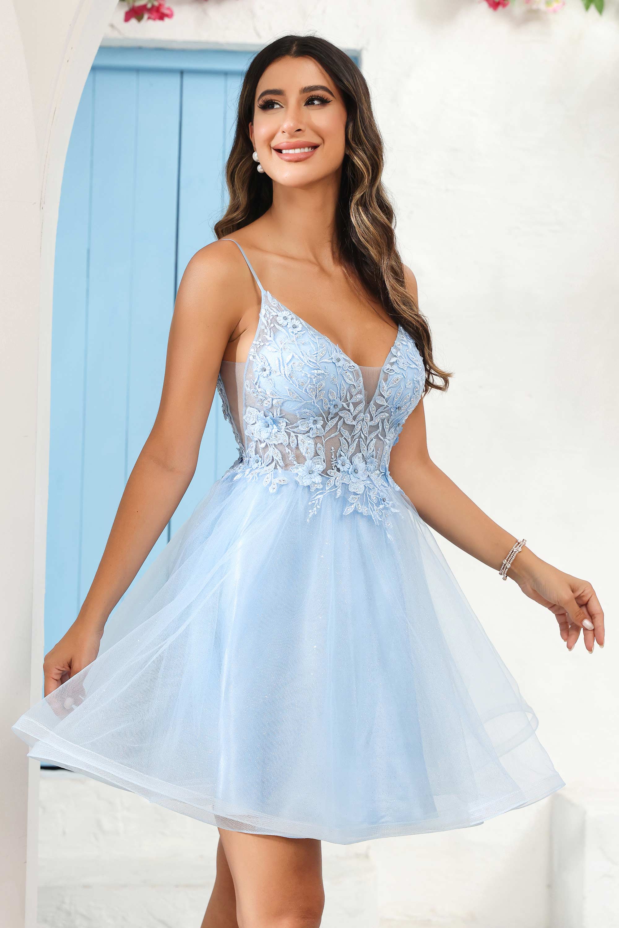 A Line Spaghetti Straps V Neck Applique See-through Mini Homecoming Prom Dress Party Cocktail gown
