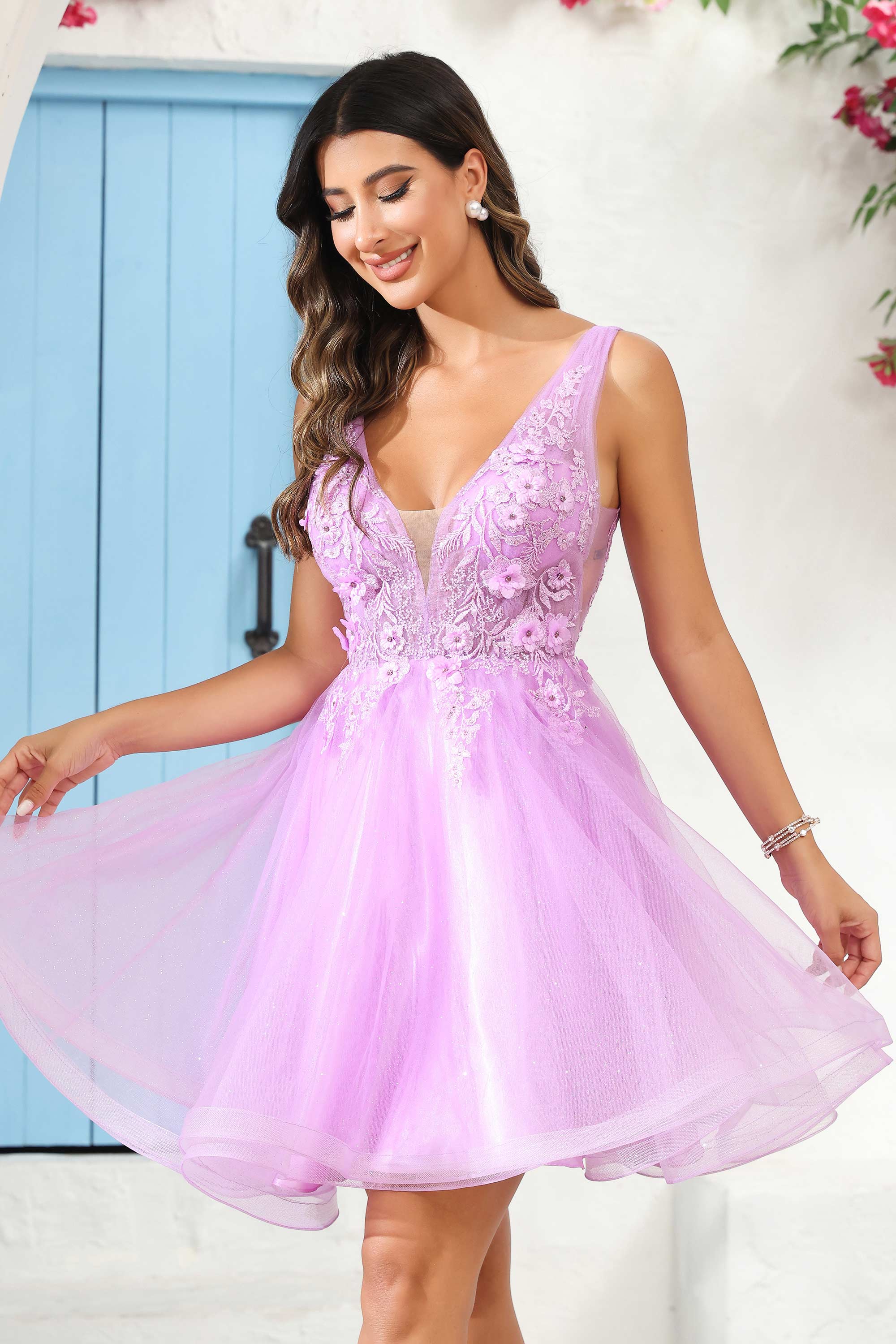 Deep V-neck Beaded Floral Applique Tulle Mini Homecoming Prom Dress Party Cocktail Gowns