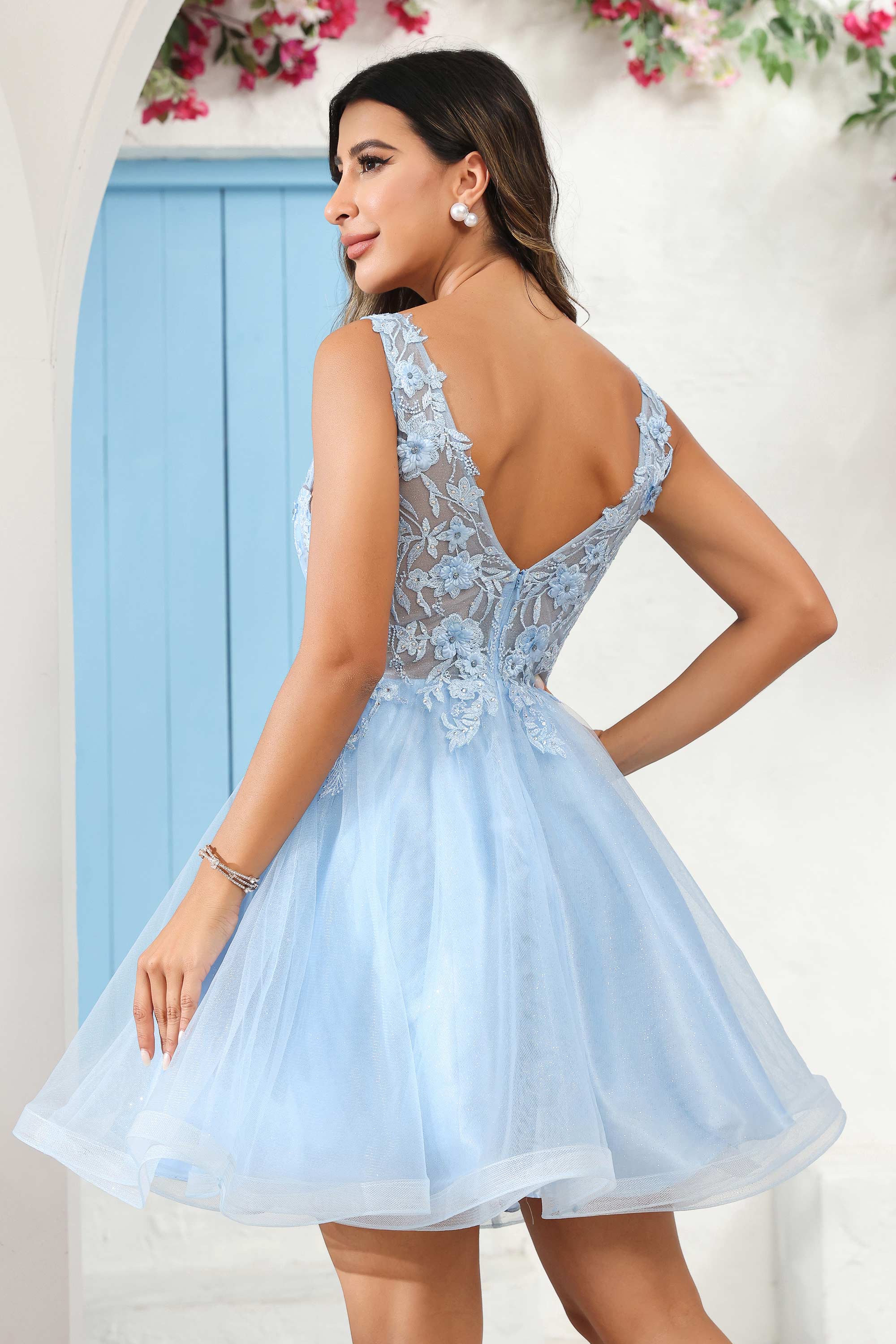 Deep V-neck Beaded Floral Applique Tulle Mini Homecoming Prom Dress Party Cocktail Gowns