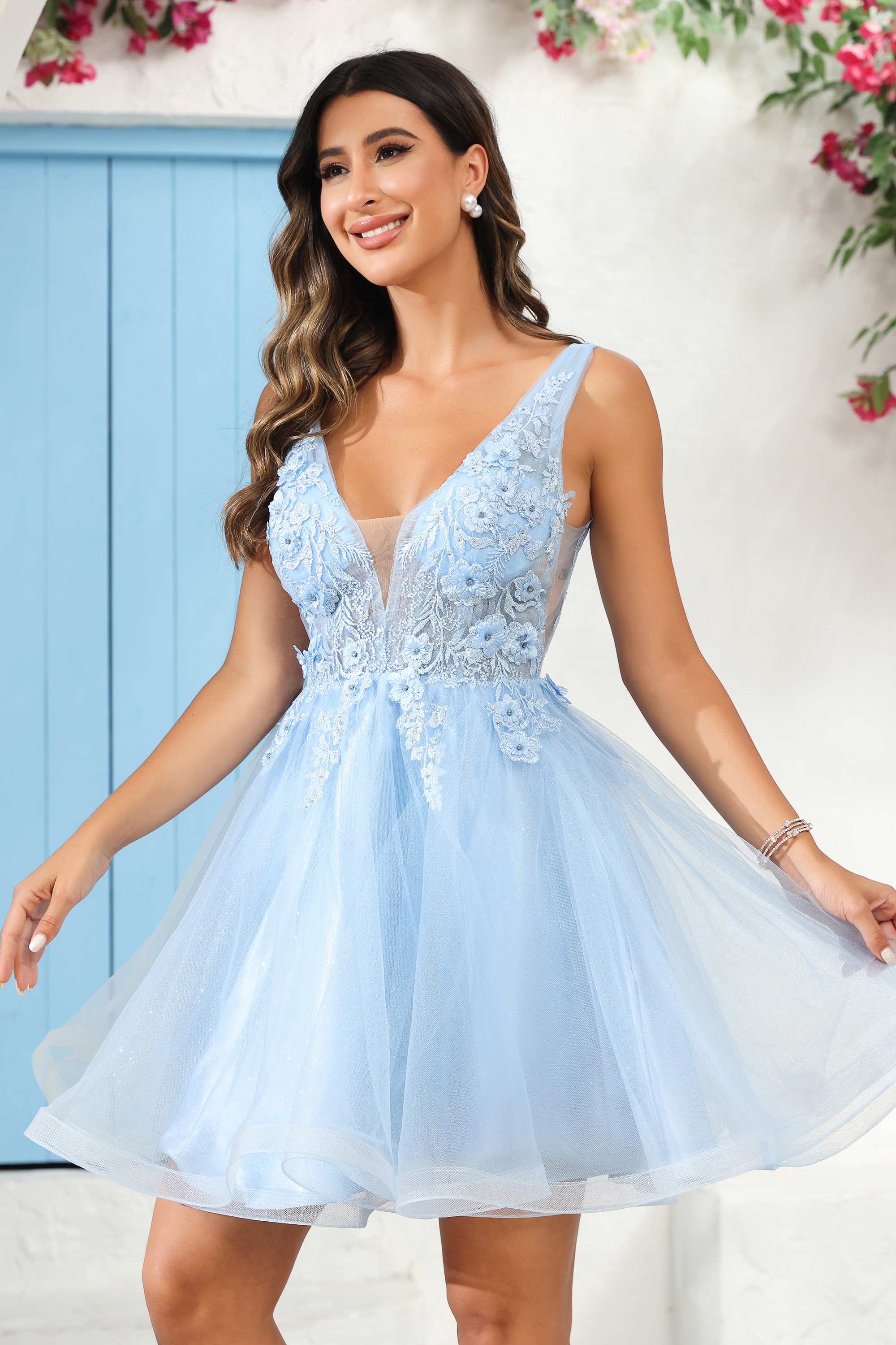 Deep V-neck Beaded Floral Applique Tulle Mini Homecoming Prom Dress Party Cocktail Gowns