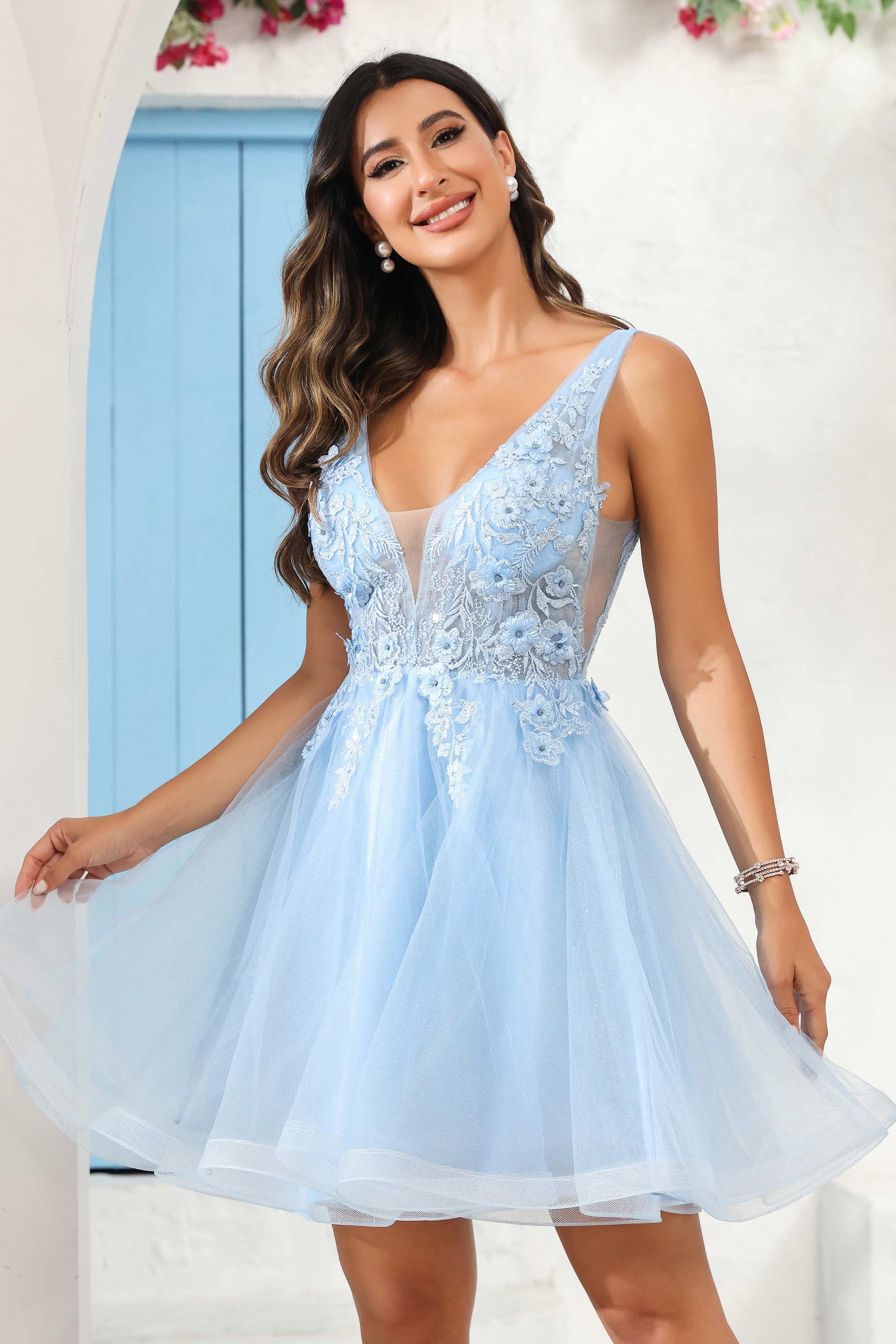 Deep V-neck Beaded Floral Applique Tulle Mini Homecoming Prom Dress Party Cocktail Gowns