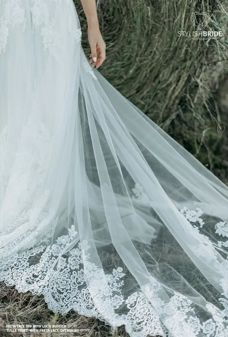 Falda Freya con increíble borde de crin de caballo, gran cola, vestido de novia de lujo hecho a mano con encaje, colección Stylishbrideacccs 