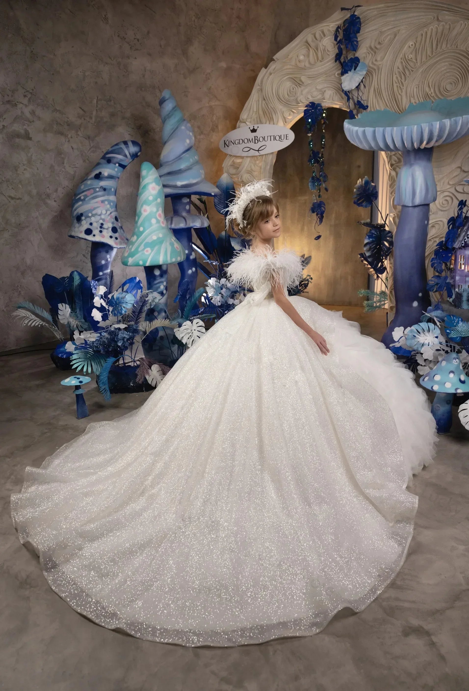 Festzugskleid für Hochzeiten, Federrüschen, gestufte bodenlange Kleider für Geburtstagsfeiern, Erstkommunion, weiße Blumenmädchenkleider 