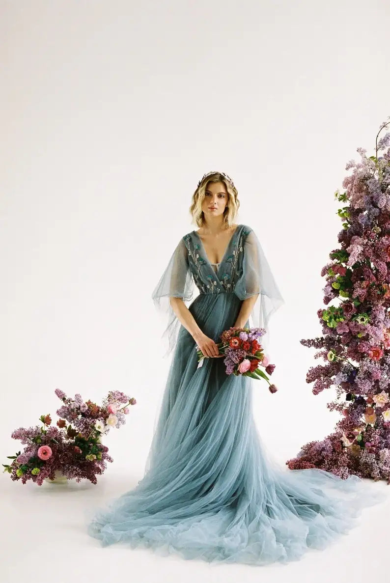 Angel sleeve bridal dress wedding gown Airy embroidered bridal dress V-neck applique ball gown prom dresses  party dress