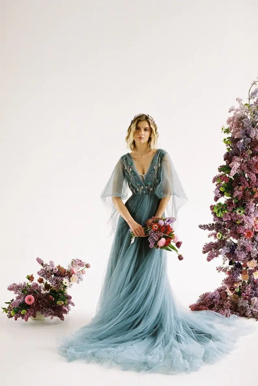 Vestido de novia con mangas de ángel, vestido de novia vaporoso con bordados, vestido de fiesta con apliques y escote en V. 