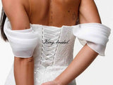Maßgefertigtes Spitzenhochzeitskleid mit abnehmbarer Organza-Schleppe, schulterfrei, Spitzen-Chantilly-Hochzeitskleid, schlichtes Hochzeitskleid 