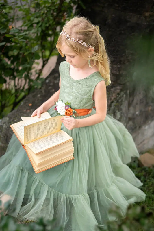 Tüll rustikales Spitzenkleid für Blumenmädchen, ärmellose Blumenmädchenkleider, Boho Blumenmädchenkleid, Salbeigrünes Prinzessinnenkleid 