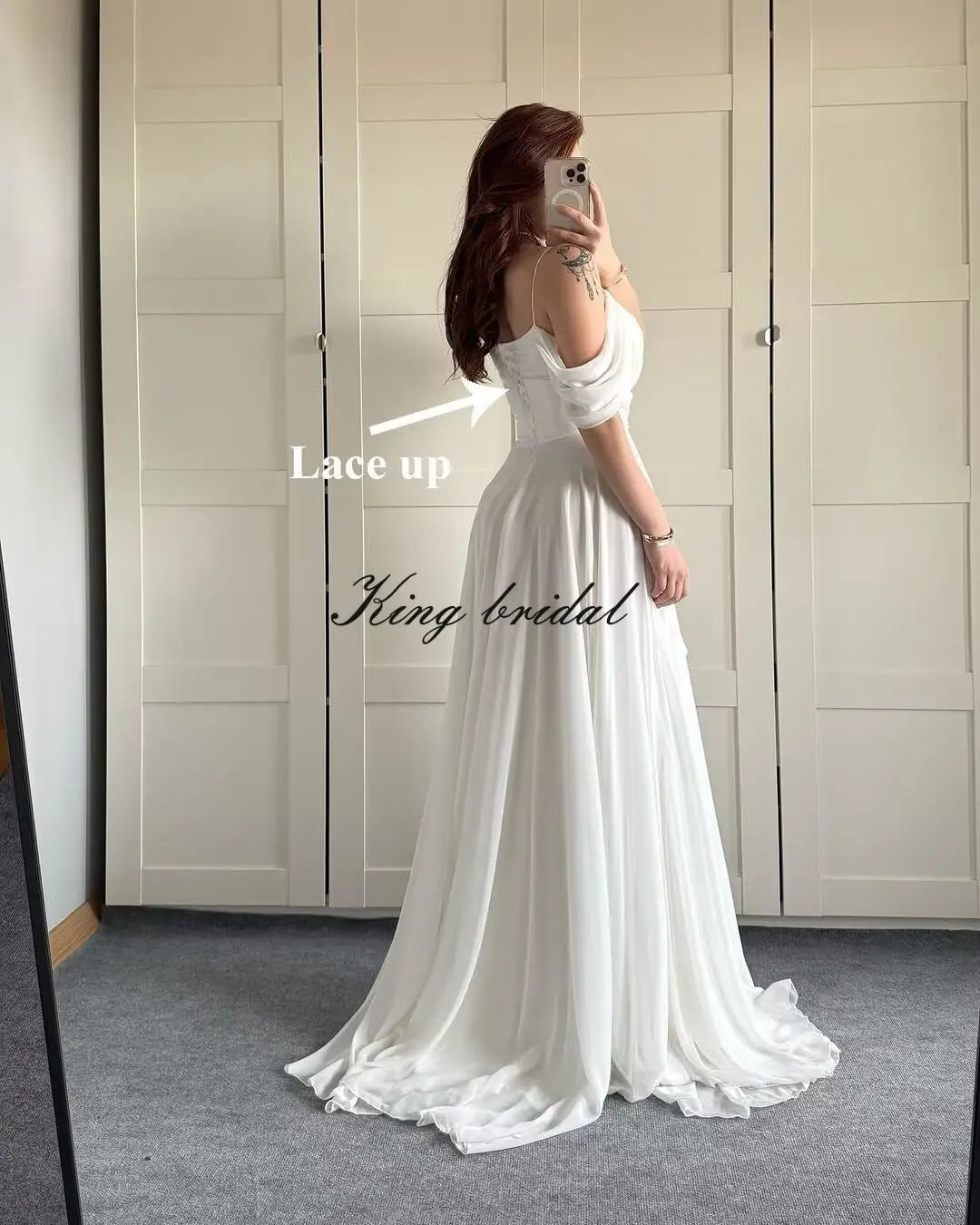 Elegantes schulterfreies Chiffon-Ballkleid für Brautjungfern mit Schlitz, lang, A-Linie, plissierte Rüschen, formelles Abendkleid für Damen 