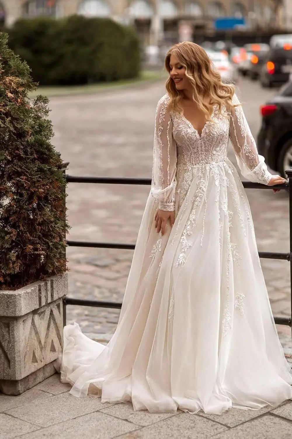 Brautkleider für die Braut Langes Spitzenapplikations-Tüll-Brautkleid Boho-Strandhochzeitskleid weißes Kleid Maßgeschneiderte Brautkleider 