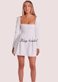 Kurze Brautkleider für die Braut, Strand, Spitzenapplikation, Tüll, trägerlos, Boho-Korsett, Mini-Brautkleid, Satin-Brautkleid mit Ärmeln 